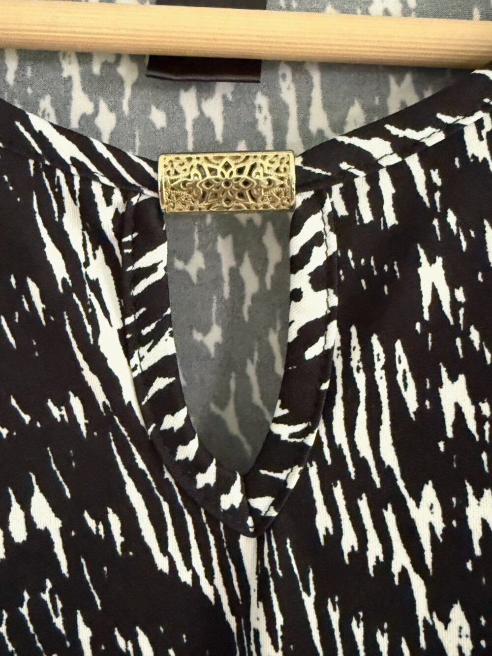 Intriguing Threads Sleeveless Tunic Size‎ Large - Picture 3 of 5